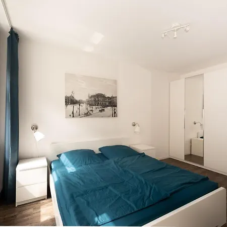 Apartment L.e. *